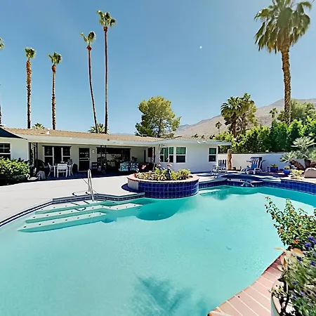 Flamingo House Villa